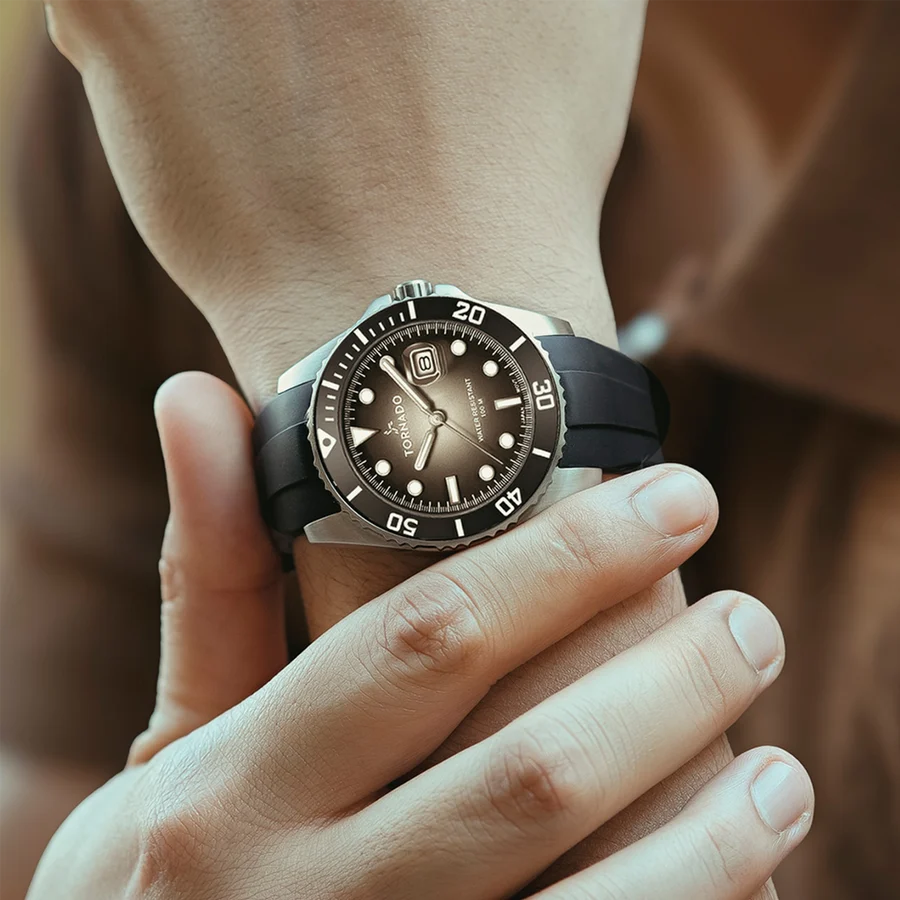 LUMINA Analog Black